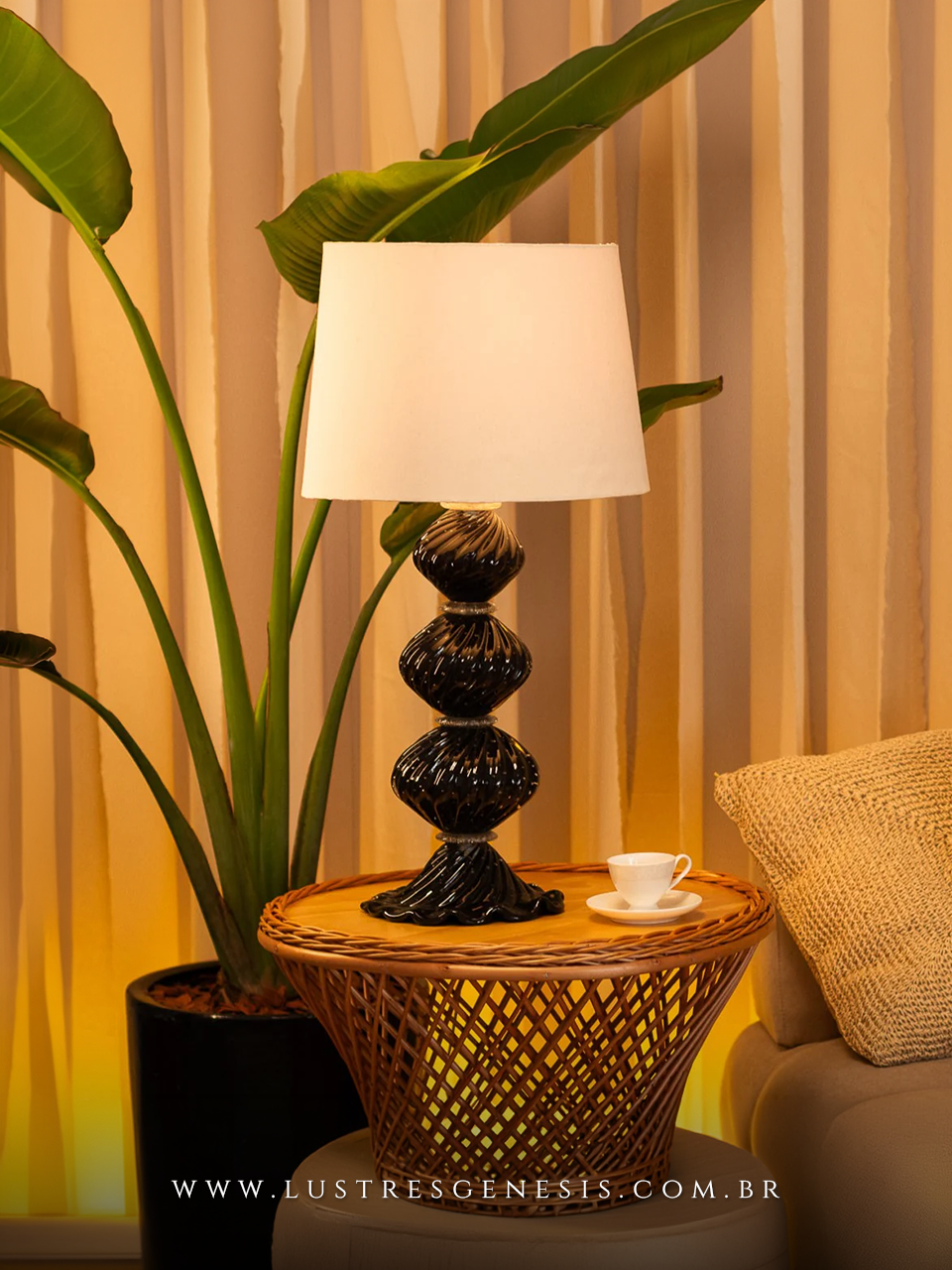 Abajur de Mesa Decorativo Murano Palazzo Preto Vidro Trabalhado Cupula Bege para Quarto Sala Estar Hall